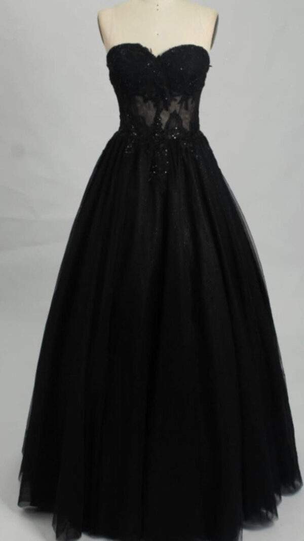 Lorra black